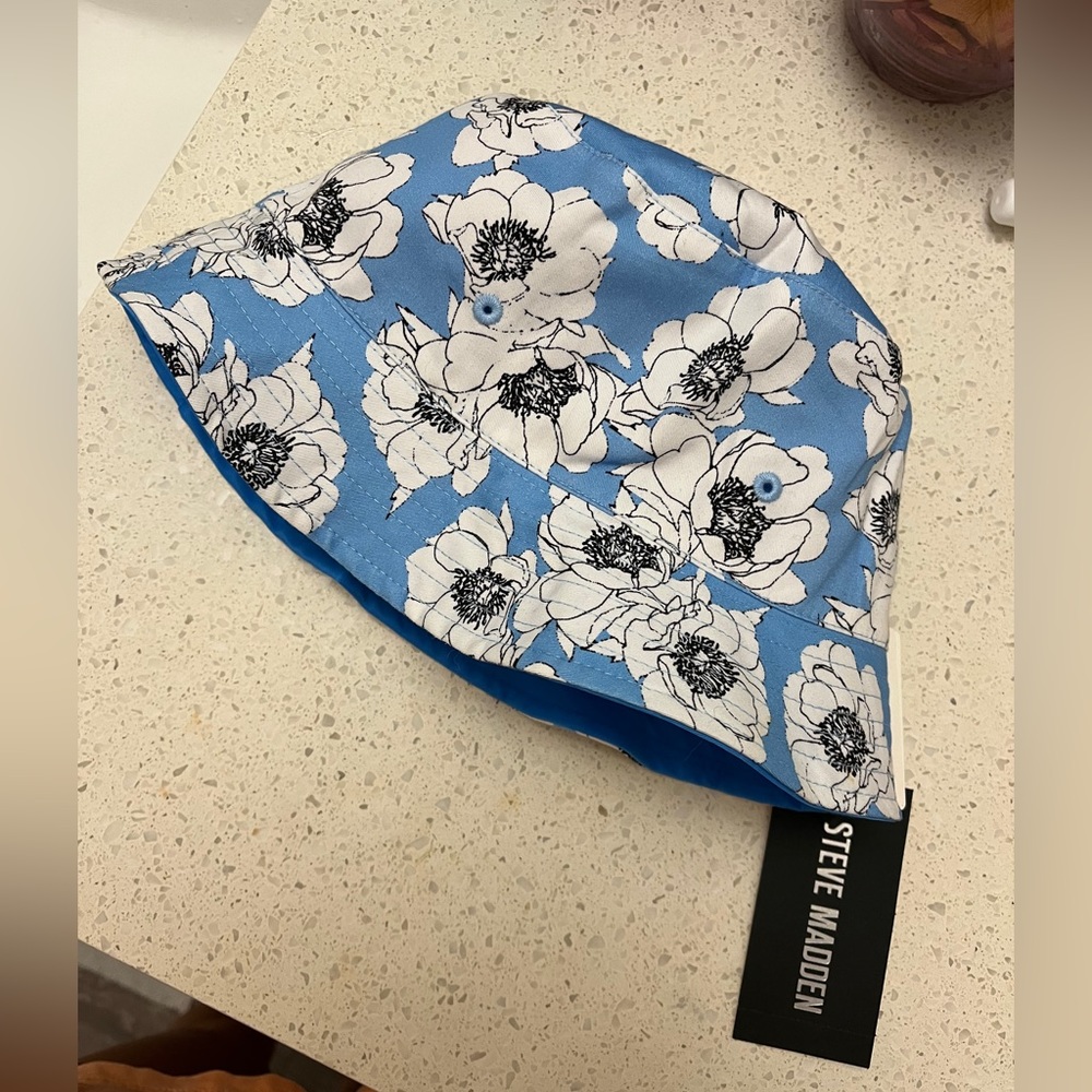 Steve Madden floral print reversible bucket hat blue NWT